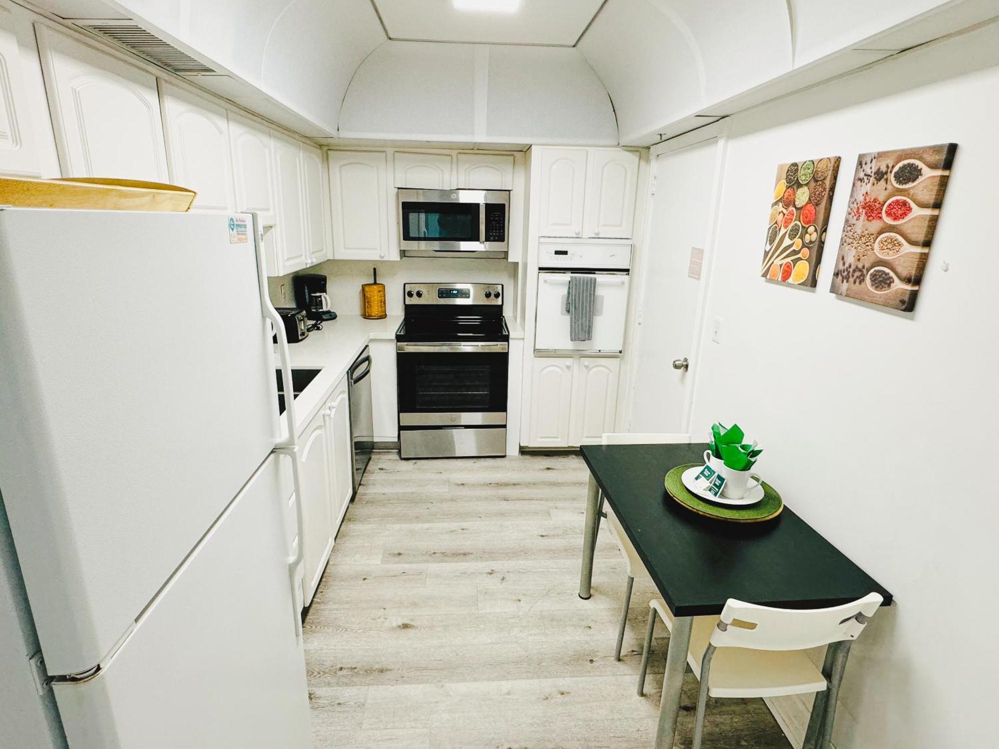 Miami Hollywood Condo For 4 People 001-21Vic Luaran gambar