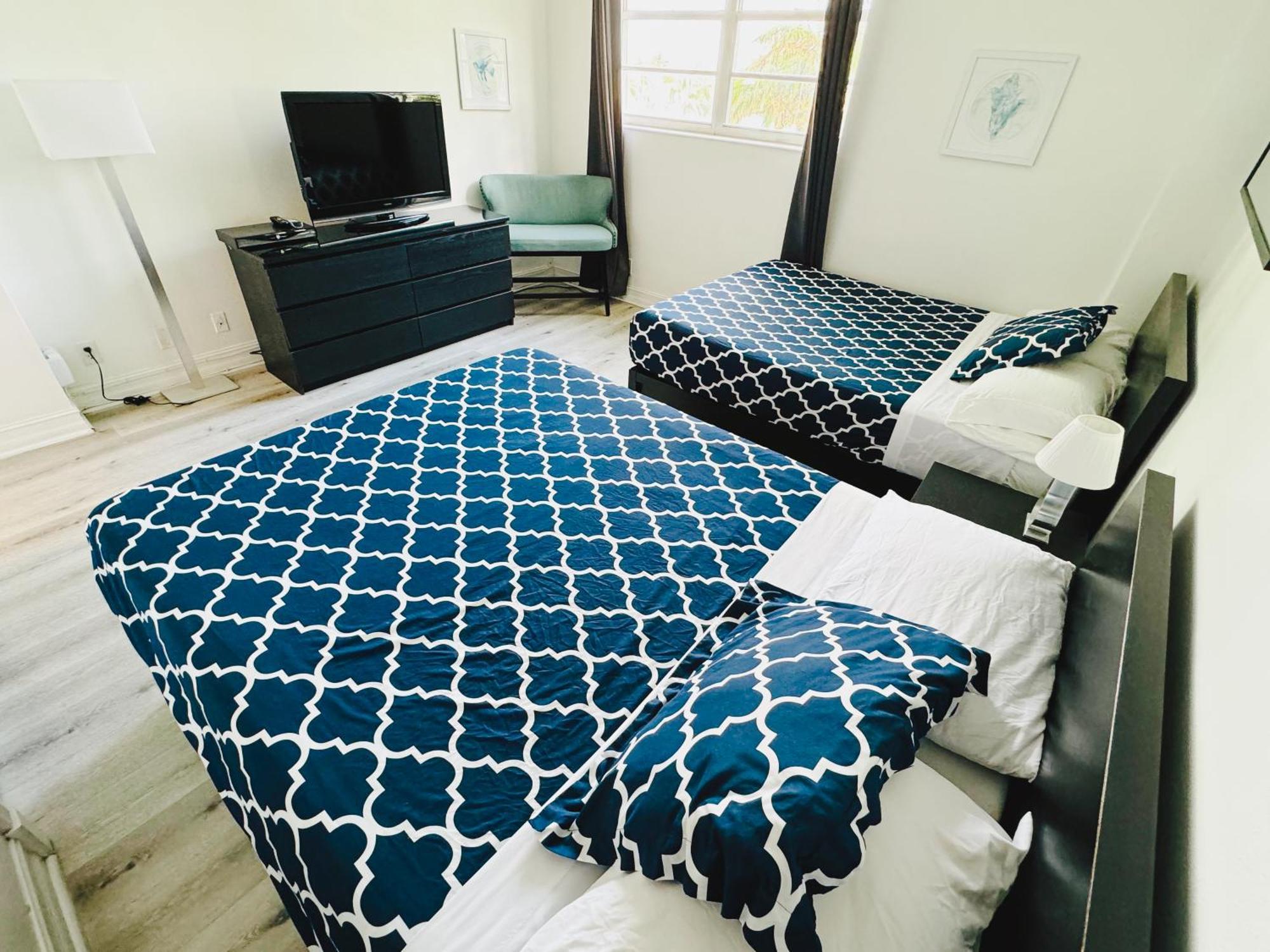 Miami Hollywood Condo For 4 People 001-21Vic Luaran gambar